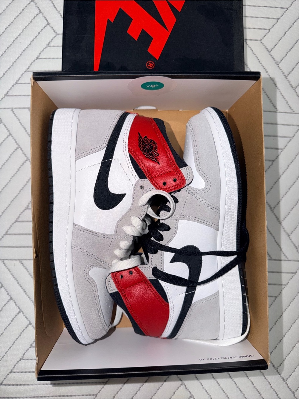 Air Jordan 1 High OG Light Smoke - White, Gray, Black & Red